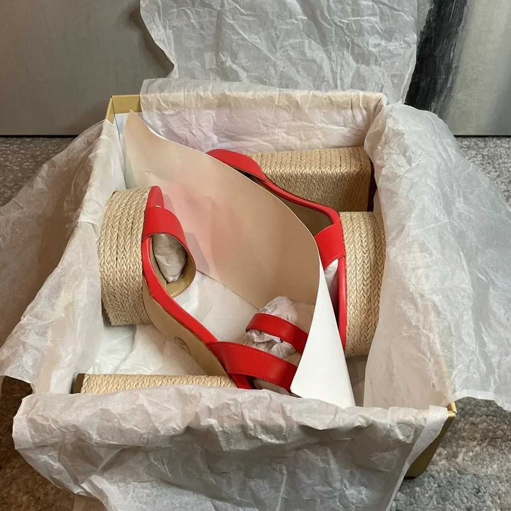 Michael Kors Ashton Spiced Coral Leather Platform Sandals (NIB)